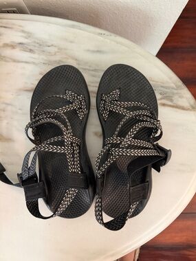 Chaco Black Strappy Outdoor Sandals with Contrast Rope Laces
Size 7